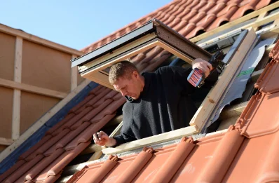 Pose de fenêtres de toit Velux à Saint-Martin-de-Lerm